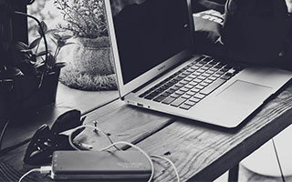 借助imToken钱包App做市场分析，为投资决策提供依据